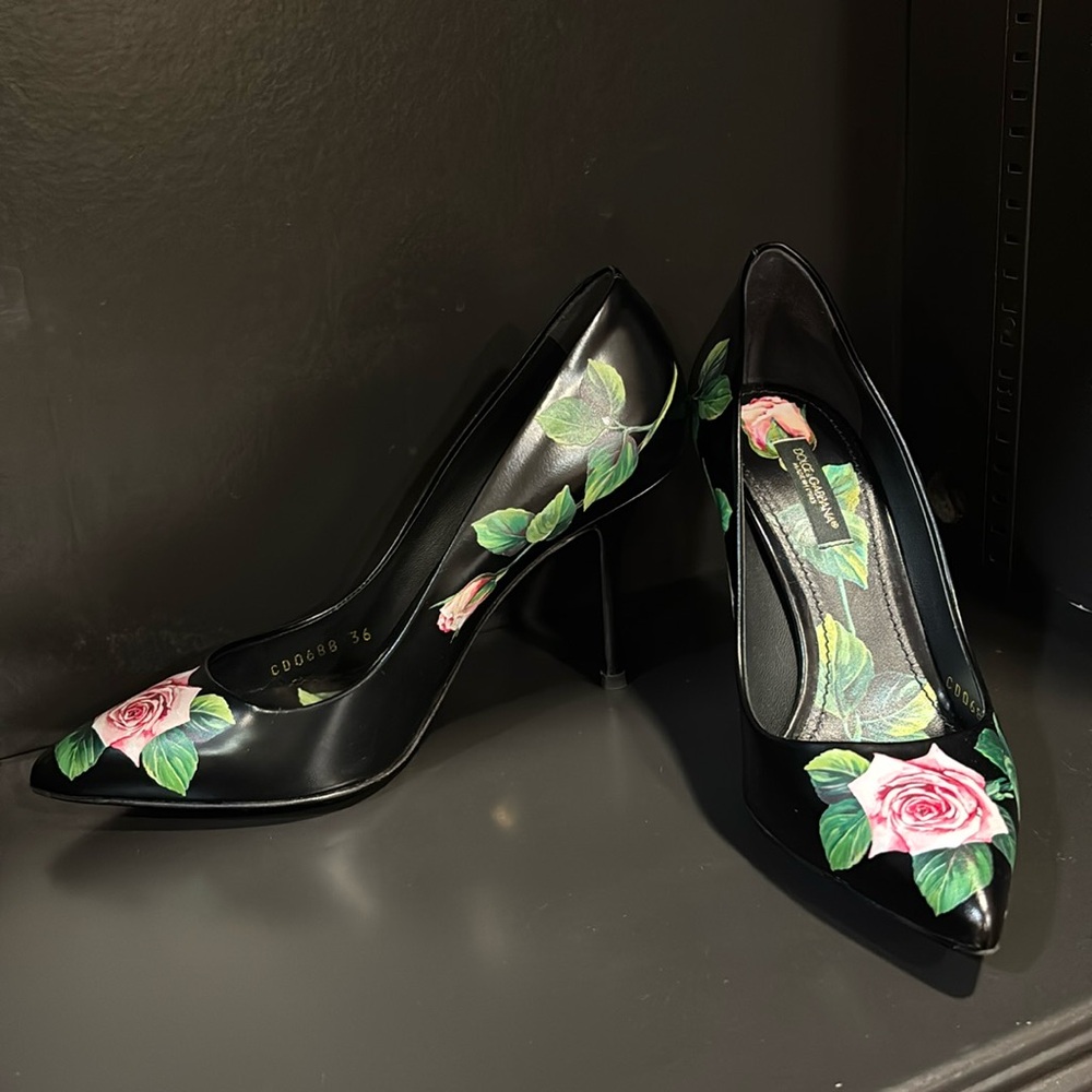 Barely worn authentic Dolce&Gabbana heels.